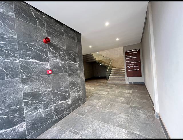 1,640M² SHOWROOM TO LET IN BALLITO DISTRICT